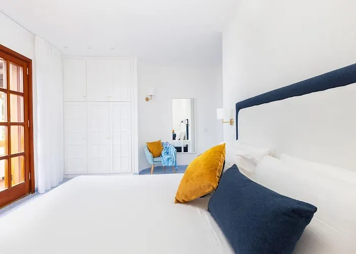 La Scala Villa *